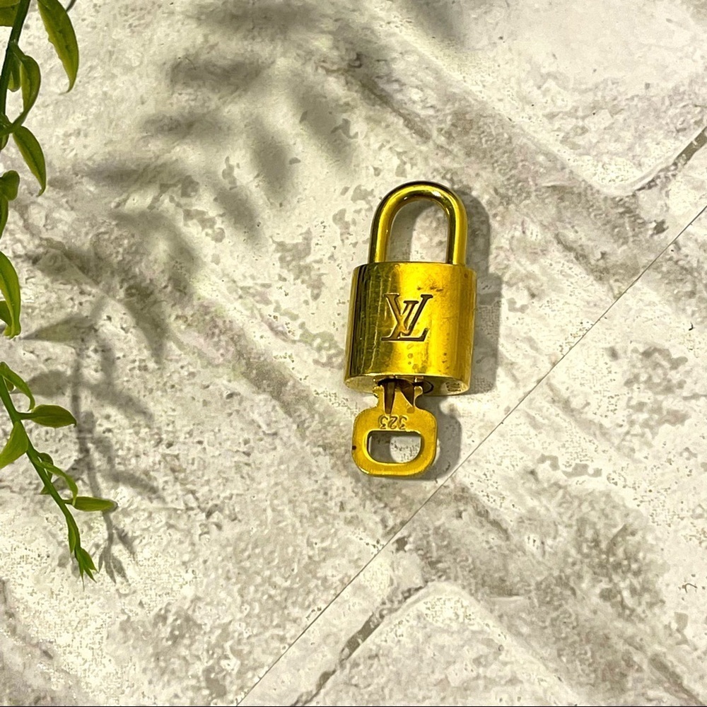 LOUIS VUITTON Brass Lock Numbered with Matching Number Key Set
